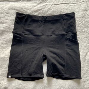 Oiselle pocket jogger shorts size 8
